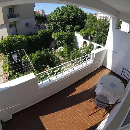 Guest House Vedrina Guest house 3*